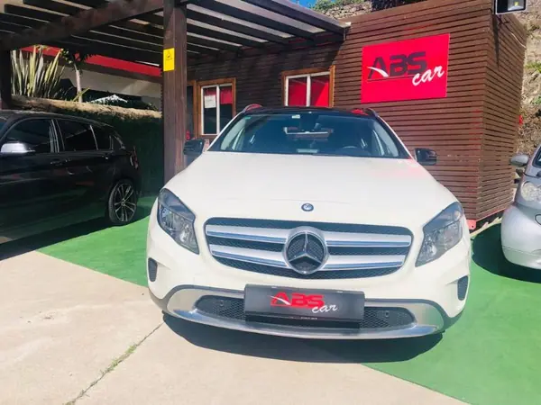 Mercedes-Benz GLA 200 2014 - 20000 EUR, 200000 km - AUTO.MOTO.pt - 200000km - foto 2 de 24