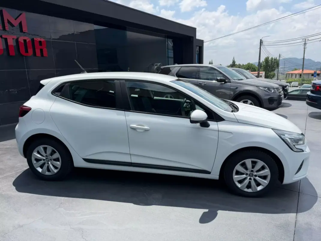 Renault Clio 2019 - 12300 EUR, 144000 km - 144000km - foto 3 de 11