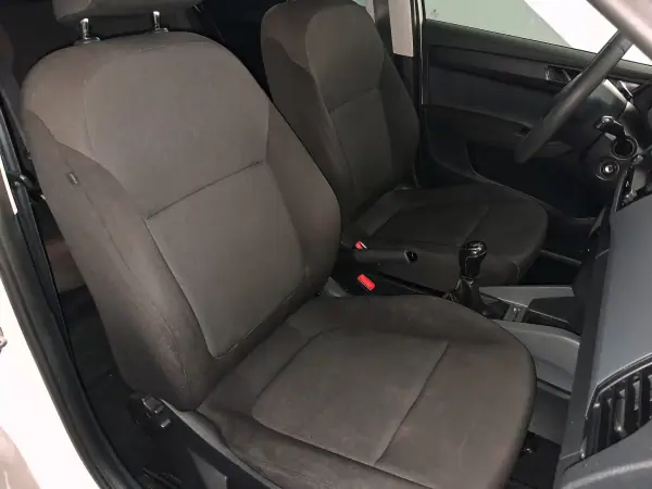 Skoda Fabia Break 2016 - 7990 EUR, 110000 km - AUTO.MOTO.pt - 110000km - foto 15 de 18