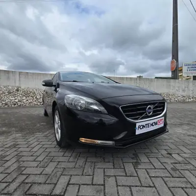 Volvo V40 2016 - 14500 EUR, 118000 km - AUTO.MOTO.pt - 118000km - foto 5 de 18