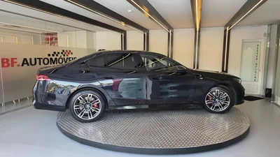 BMW 530e 2024 - 58900 EUR, 81874 km - AUTO.MOTO.pt - 81874km - foto 8 de 60