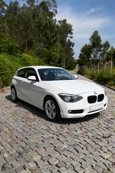 BMW 114 2015 - 10990 EUR, 182000 km - AUTO.MOTO.pt - 182000km - foto 2 de 14