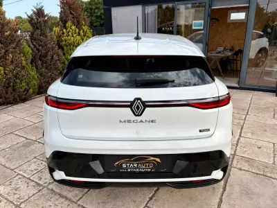 Renault Mégane E-Tech 2023 - 21990 EUR, 35718 km - AUTO.MOTO.pt - 35718km - foto 5 de 18