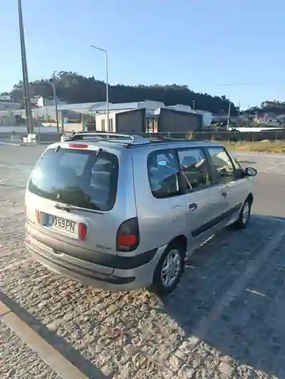 Renault Espace 2000 - 5400 EUR, 187000 km - AUTO.MOTO.pt - 187000km - foto 14 de 15