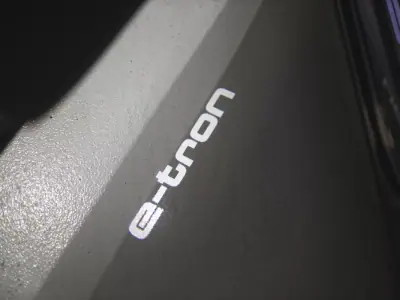 Audi e-tron 2020 - 38990 EUR, 25000 km - AUTO.MOTO.pt - 25000km - foto 16 de 30