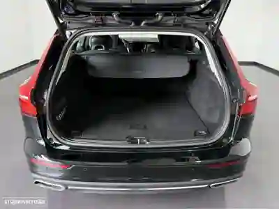 Volvo V60 2021 - 25990 EUR, 82125 km - AUTO.MOTO.pt - 82125km - foto 8 de 51