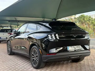 Ford Mustang Mach-E 2026 — foto 4 de 28