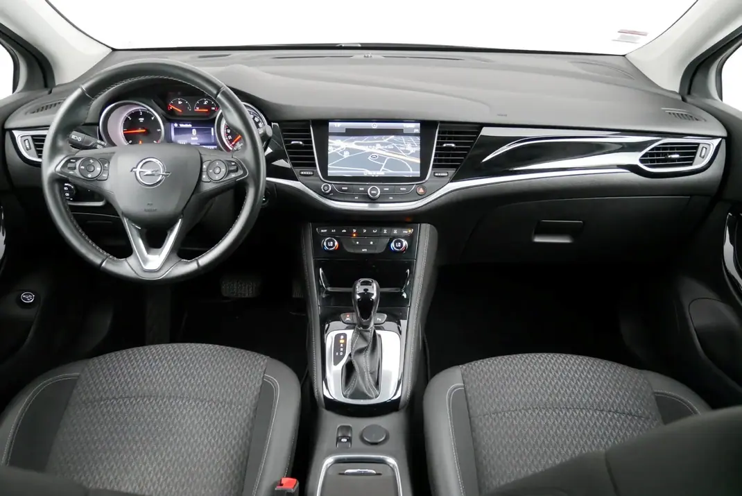 Opel Astra Sports Tourer 2018 - 12500 EUR, 150000 km - AUTO.MOTO.pt - 150000km - foto 9 de 11