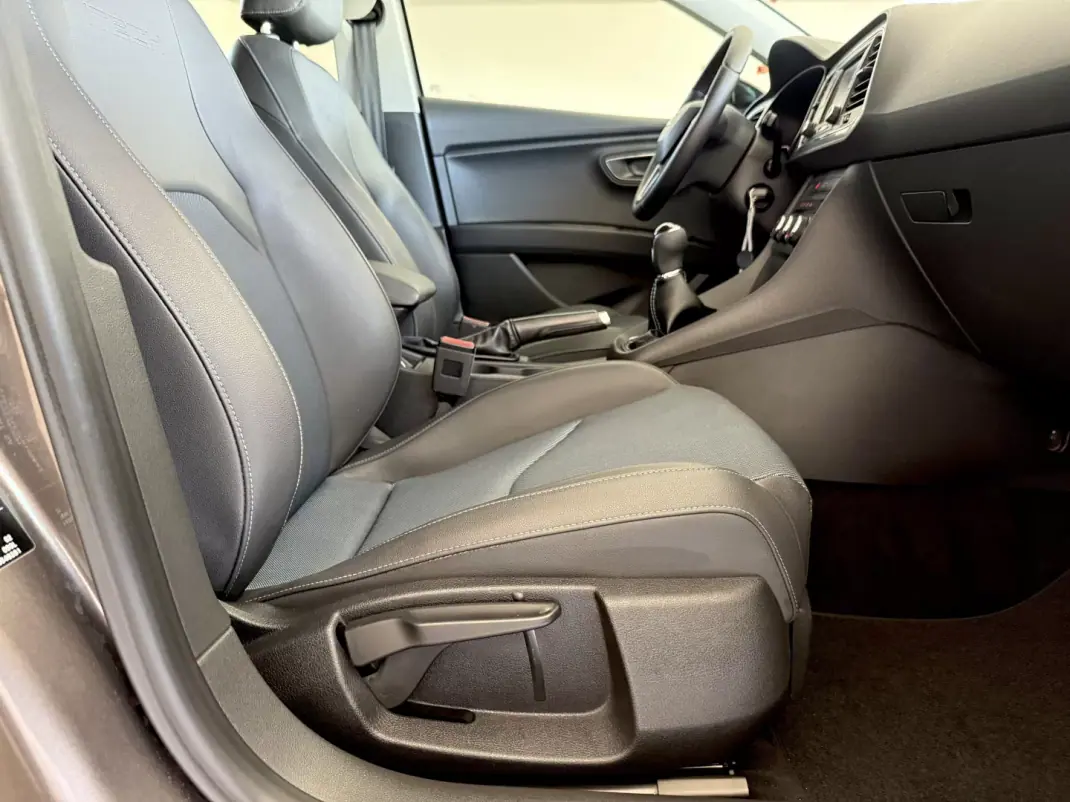 SEAT Leon 2015 - 14000 EUR, 181000 km - AUTO.MOTO.pt - 181000km - foto 49 de 92