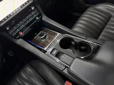 Jaguar F-Pace 2017 - 27950 EUR, 141687 km - 141687km - foto 40 de 48