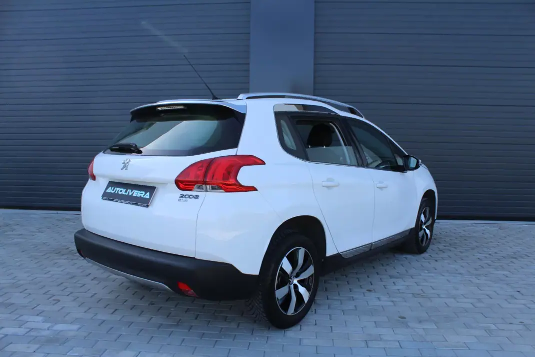 Peugeot 2008 2015 - 10500 EUR, 148600 km - AUTO.MOTO.pt - 148600km - foto 3 de 19