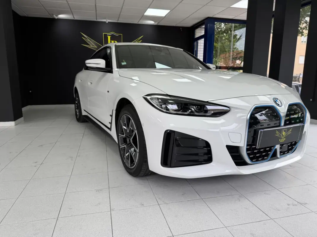 BMW i4 2024 - 43000 EUR, 42572 km - AUTO.MOTO.pt - 42572km - foto 3 de 39
