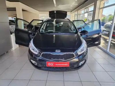 Kia Ceed SW 2015 - 8990 EUR, 144200 km - AUTO.MOTO.pt - 144200km - foto 17 de 35