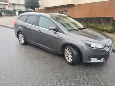 Ford Focus 2014 - 5000 EUR, 296000 km - AUTO.MOTO.pt - 296000km - foto 2 de 9