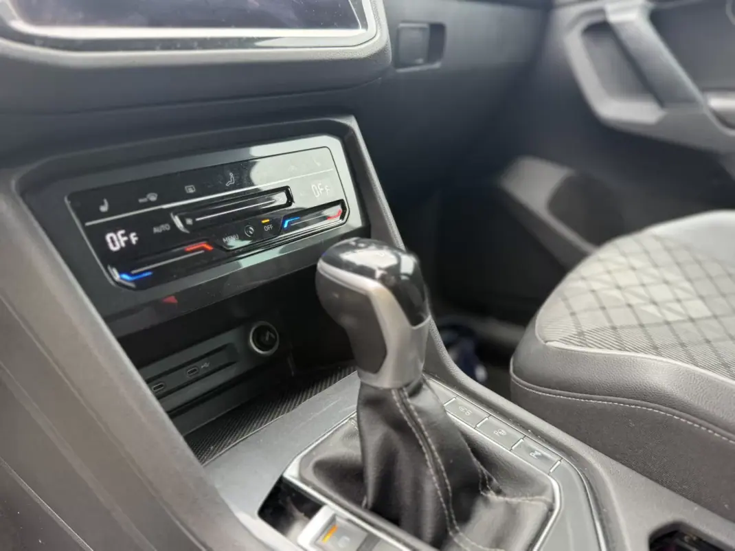 Volkswagen Tiguan 2020 - 26999 EUR, 207000 km - AUTO.MOTO.pt - 207000km - foto 14 de 16