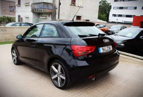 Audi A1 2011 - 11450 EUR, 136350 km - AUTO.MOTO.pt - 136350km - foto 21 de 26