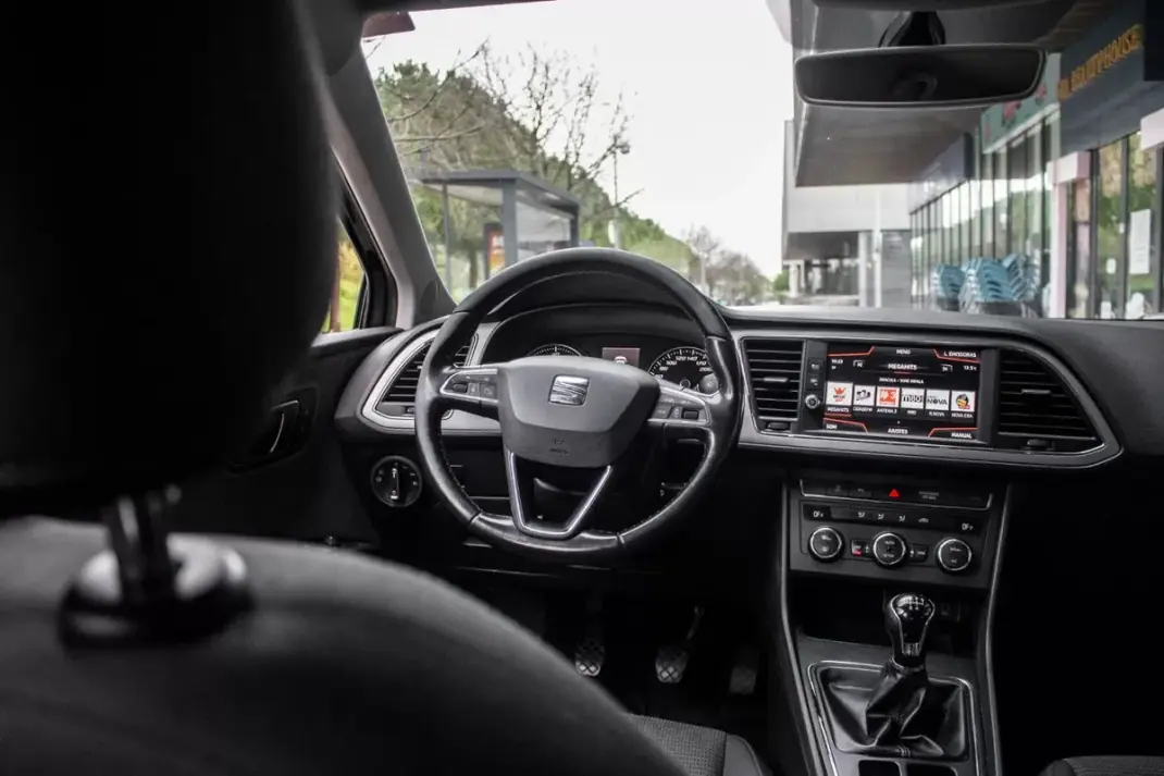 SEAT Leon ST 2019 - 7750 EUR, 352055 km - AUTO.MOTO.pt - 352055km - foto 32 de 43