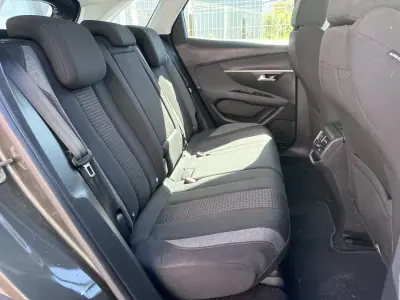Peugeot 3008 2019 - 13900 EUR, 180724 km - AUTO.MOTO.pt - 180724km - foto 19 de 34