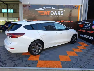 Ford Focus SW 2023 - 15900 EUR, 93763 km - 93763km - foto 2 de 14