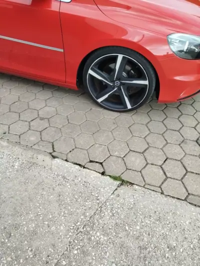 Volvo V40 2014 - 15500 EUR, 185280 km - AUTO.MOTO.pt - 185280km - foto 20 de 20