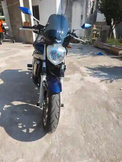 Yamaha FZ 6 2004 - 3000 EUR, 10487 km - 10487km - foto 1 de 7
