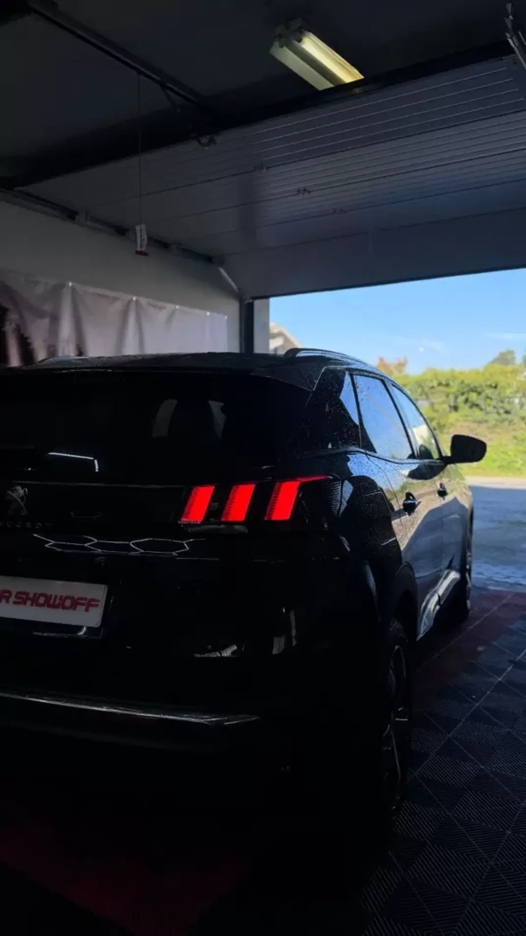 Peugeot 3008 2018 - 18900 EUR, 115000 km - AUTO.MOTO.pt - 115000km - foto 23 de 46