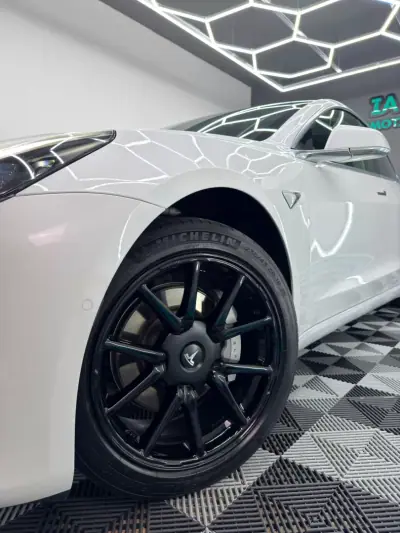 Tesla Model 3 2020 - 23750 EUR, 66000 km - AUTO.MOTO.pt - 66000km - foto 3 de 22