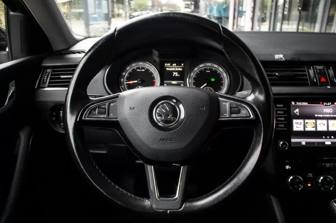 Skoda Octavia Break 2019 - 10990 EUR, 374598 km - AUTO.MOTO.pt - 374598km - foto 13 de 44