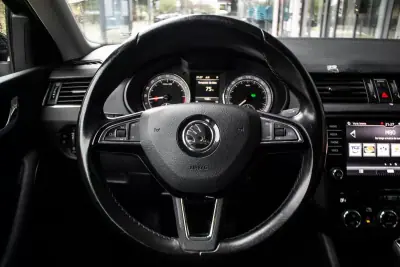 Skoda Octavia Break 2019 - 10990 EUR, 374598 km - AUTO.MOTO.pt - 374598km - foto 13 de 44