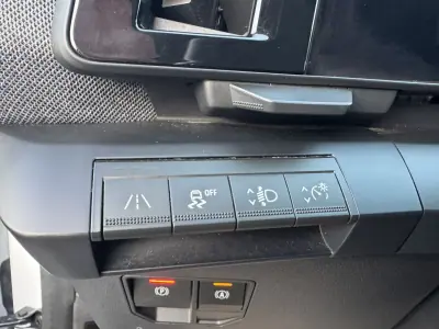 Renault Mégane E-Tech 2022 - 22500 EUR, 96000 km - AUTO.MOTO.pt - 96000km - foto 38 de 44