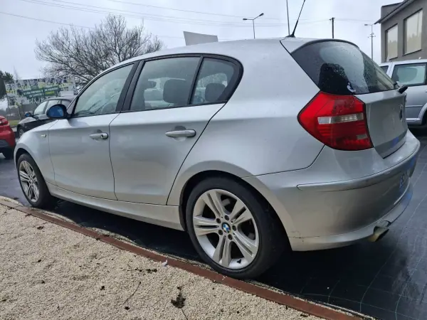 BMW 120 2009 - 10950 EUR, 159122 km - AUTO.MOTO.pt - 159122km - foto 9 de 17