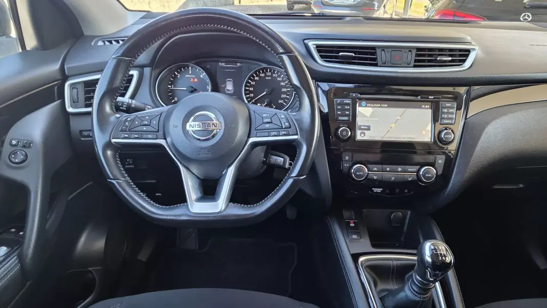 Nissan Qashqai 2019 - 18990 EUR, 110000 km - AUTO.MOTO.pt - 110000km - foto 19 de 31