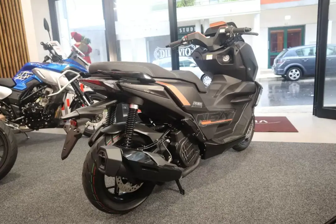 2026 - 2990 EUR, 1 km - AUTO.MOTO.pt - 1km - foto 18 de 27