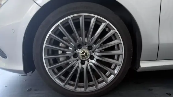 Mercedes-Benz CLA 180 2016 - 16990 EUR, 142457 km - AUTO.MOTO.pt - 142457km - foto 11 de 26