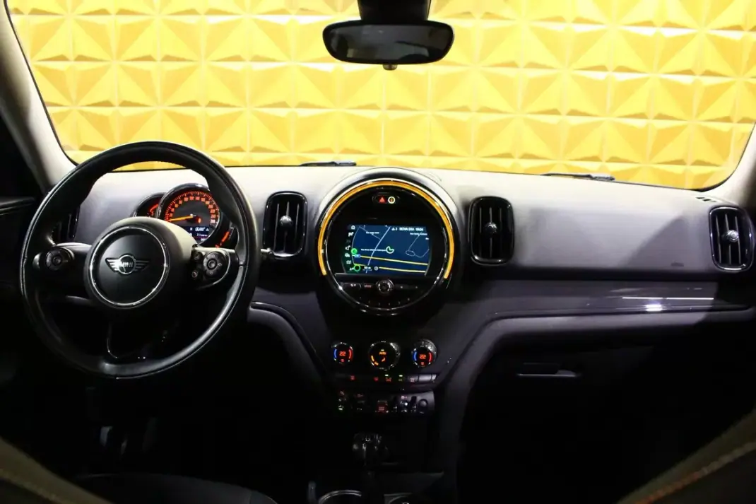 MINI Countryman 2018 - 17900 EUR, 69000 km - AUTO.MOTO.pt - 69000km - foto 17 de 29