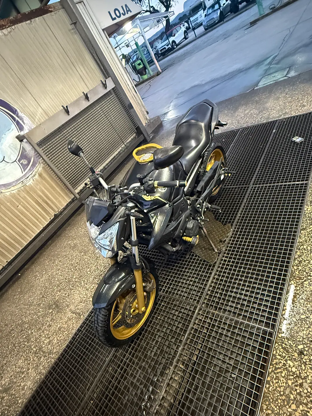 Yamaha YZF 600R 2012 - 5900 EUR, 56000 km - AUTO.MOTO.pt - 56000km - foto 4 de 8