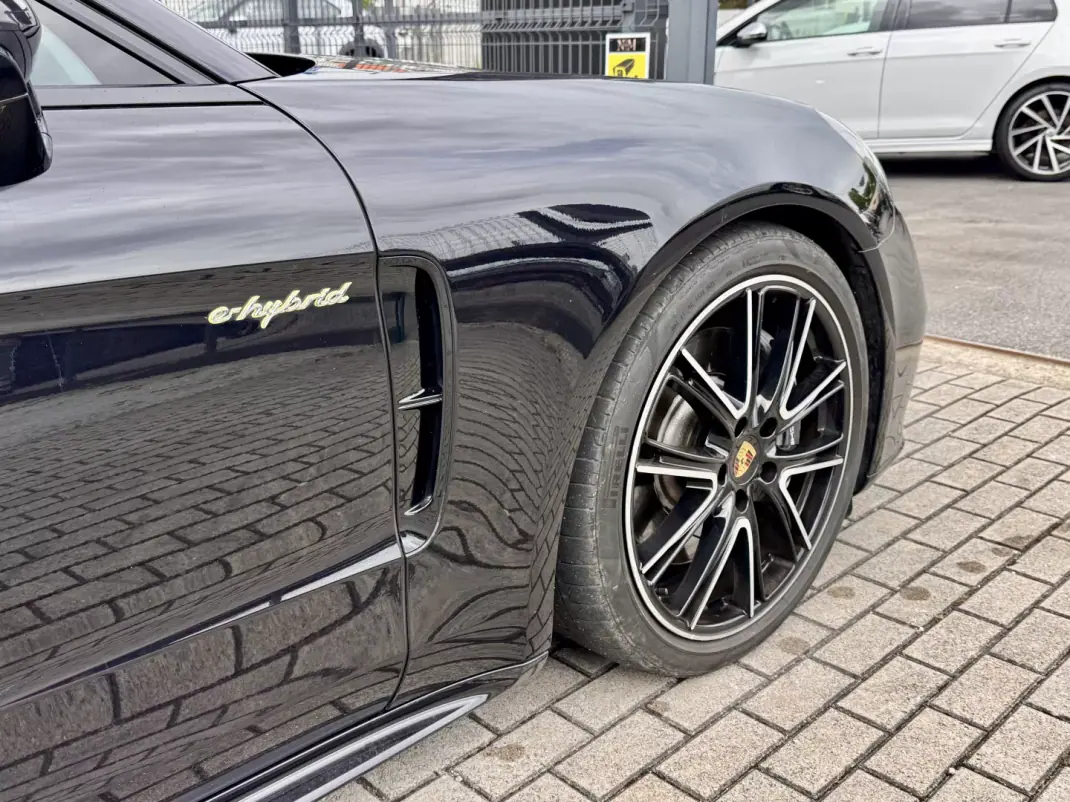 Porsche Panamera 2019 - 75990 EUR, 69000 km - AUTO.MOTO.pt - 69000km - foto 7 de 17