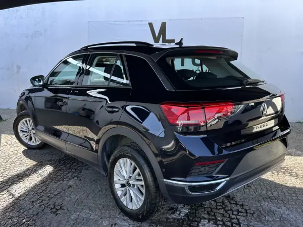 Volkswagen T-Roc 2021 - 24500 EUR, 122000 km - AUTO.MOTO.pt - 122000km - foto 5 de 16