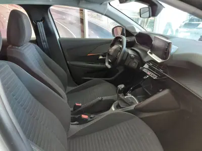 Peugeot 208 2021 - 13900 EUR, 95000 km - AUTO.MOTO.pt - 95000km - foto 17 de 20