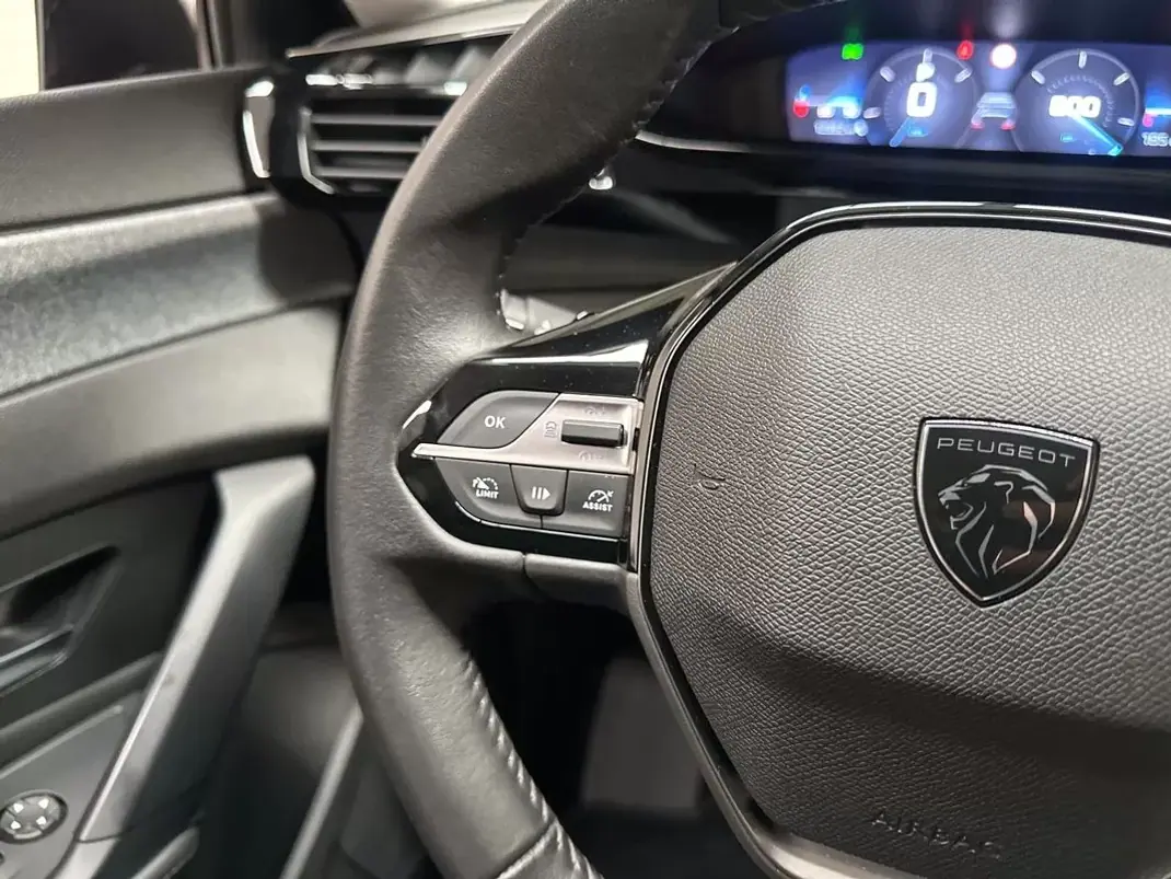 Peugeot 308 2023 - 19950 EUR, 12952 km - AUTO.MOTO.pt - 12952km - foto 43 de 50