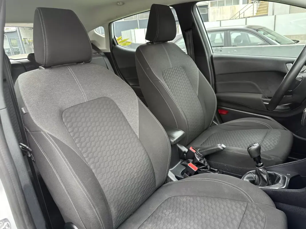 Ford Fiesta 2022 - 15200 EUR, 120000 km - 120000km - foto 53 de 57