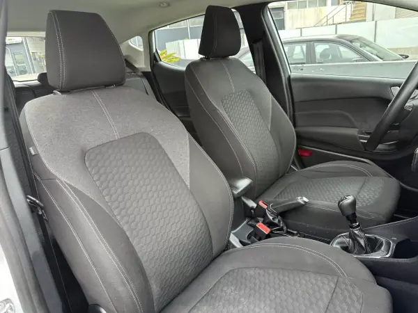 Ford Fiesta 2022 - 12900 EUR, 120000 km - AUTO.MOTO.pt - 120000km - foto 53 de 57
