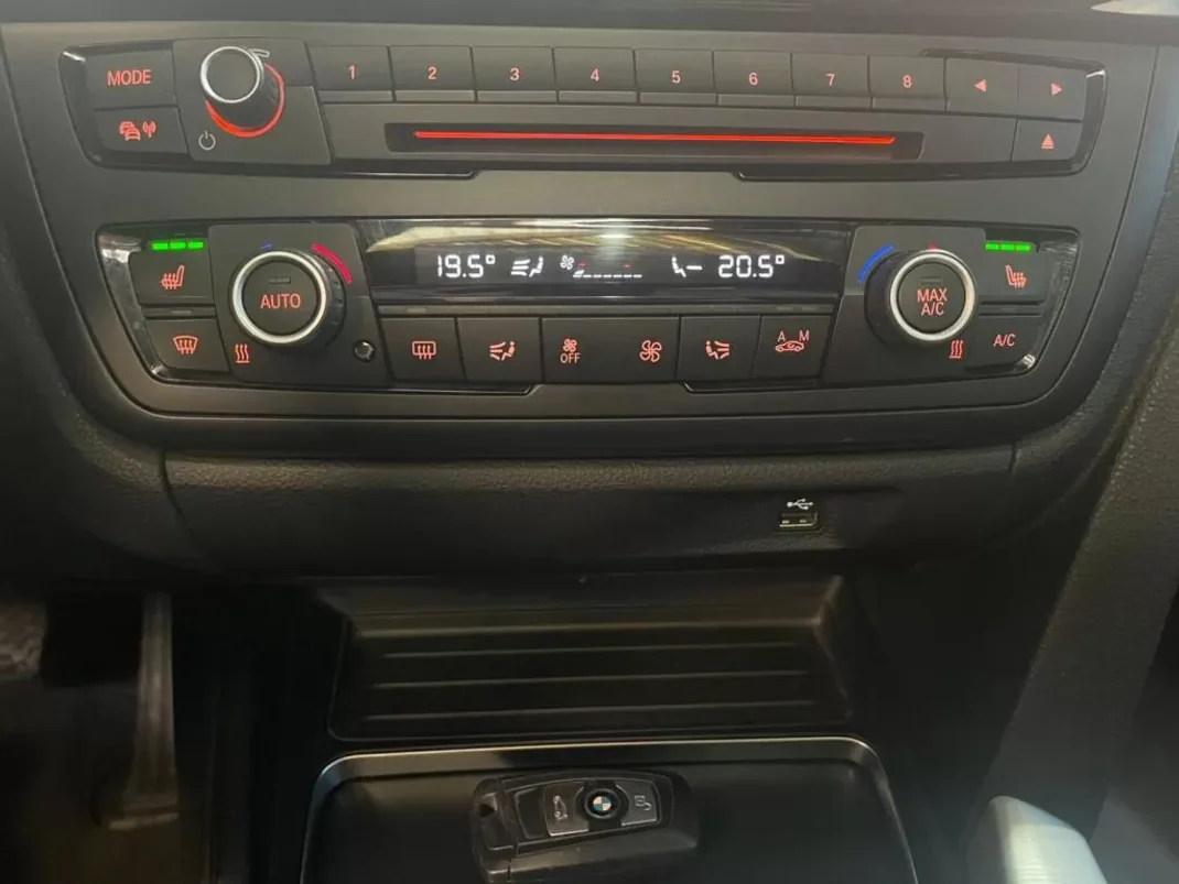 BMW 420 Gran Coupé 2016 - 22999 EUR, 160000 km - AUTO.MOTO.pt - 160000km - foto 45 de 54