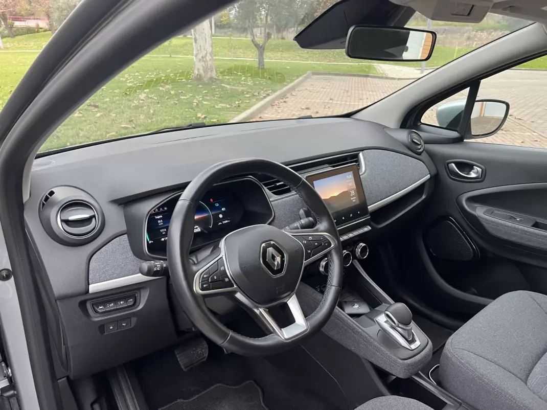 Renault Zoe 2021 - 14965 EUR, 25000 km - 25000km - foto 15 de 46