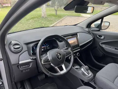 Renault Zoe 2021 - 14965 EUR, 25000 km - AUTO.MOTO.pt - 25000km - foto 15 de 46