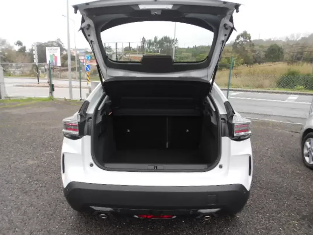 Citroën C4 2025 - 23500 EUR, 17074 km - AUTO.MOTO.pt - 17074km - foto 7 de 14