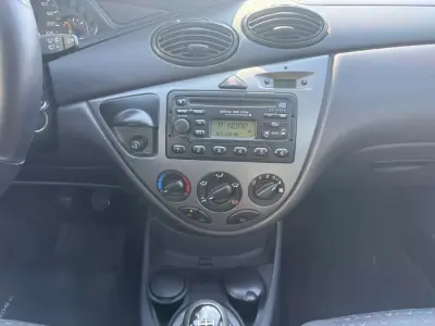 Ford Focus 2004 - 2750 EUR, 155000 km - AUTO.MOTO.pt - 155000km - foto 13 de 24