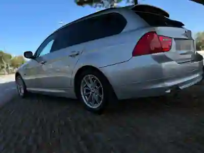 BMW 320D EFFICIENT DYNAMICS 2011 — foto 6 de 12