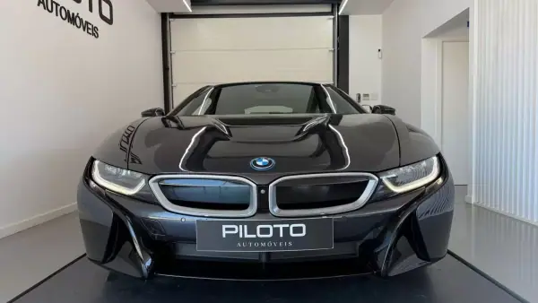 BMW i8 2014 - 61990 EUR, 91277 km - AUTO.MOTO.pt - 91277km - foto 3 de 27