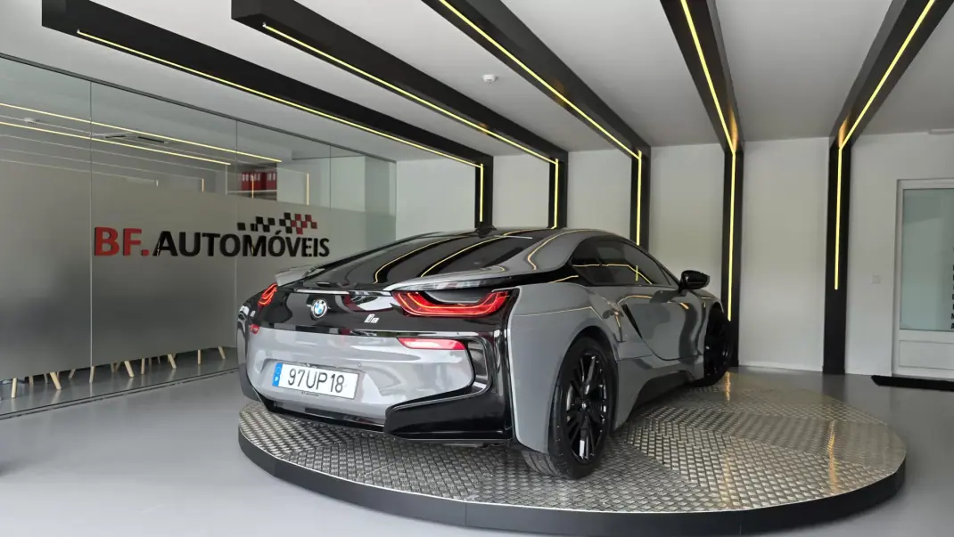 BMW i8 2015 - 62500 EUR, 132830 km - 132830km - foto 20 de 50